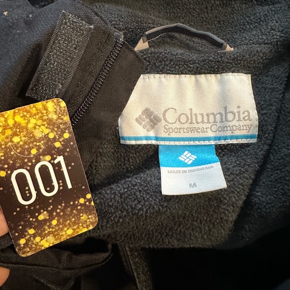 Columbia: Man’s Medium Jacket, in great shape - Picture 3 of 3